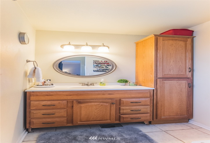 524 Edgewater, Moses Lake, Washington 98837, 3 Bedrooms Bedrooms, ,2 BathroomsBathrooms,Residential,For Sale,Edgewater,NWM1859310