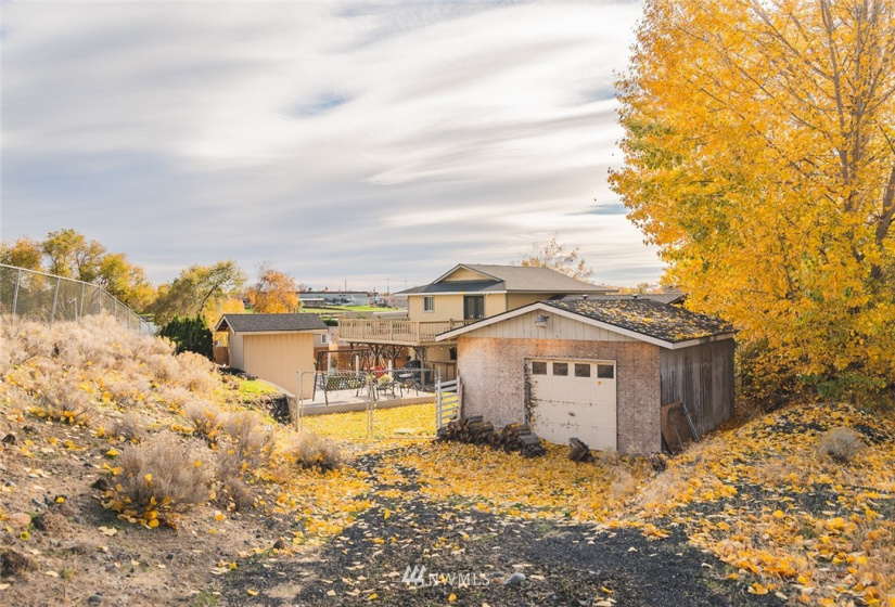 524 Edgewater, Moses Lake, Washington 98837, 3 Bedrooms Bedrooms, ,2 BathroomsBathrooms,Residential,For Sale,Edgewater,NWM1859310