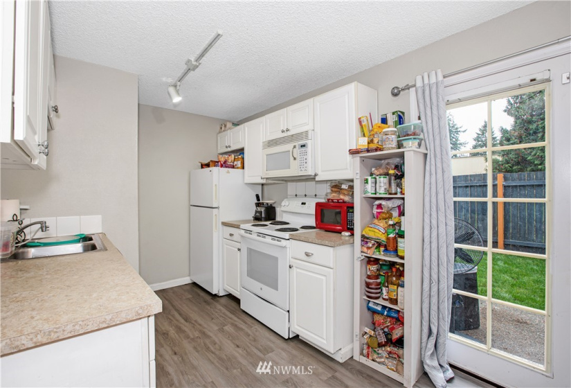 13055 Pacific, Lakewood, Washington 98499, 2 Bedrooms Bedrooms, ,1 BathroomBathrooms,Residential,For Sale,Pacific,NWM1858998