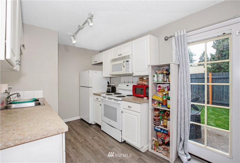 13055 Pacific, Lakewood, Washington 98499, 2 Bedrooms Bedrooms, ,1 BathroomBathrooms,Residential,For Sale,Pacific,NWM1858998