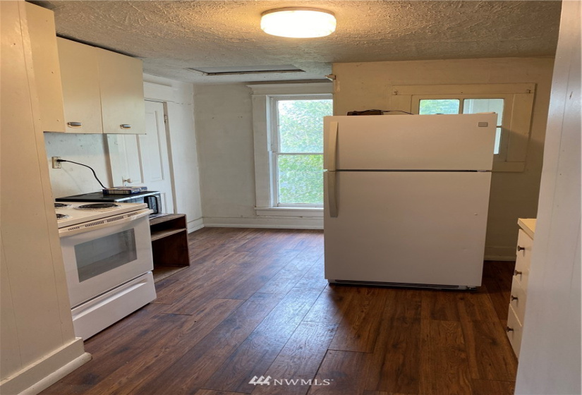 326 6th, College Place, Washington 99362, 4 Bedrooms Bedrooms, ,2 BathroomsBathrooms,Residential,For Sale,6th,NWM1859592