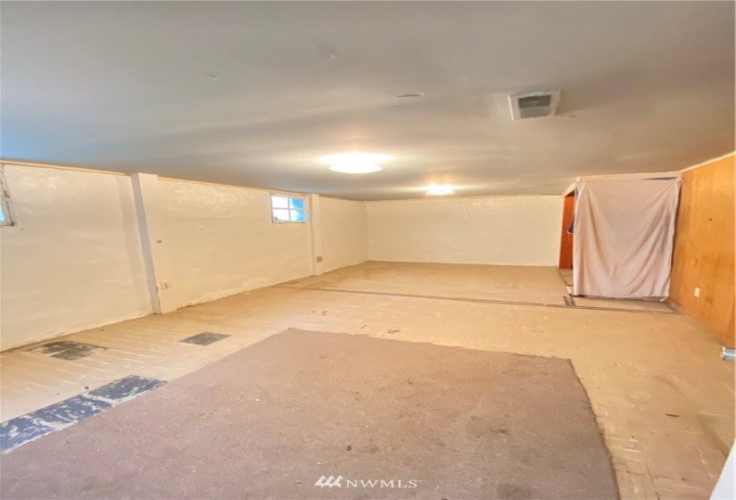 326 6th, College Place, Washington 99362, 4 Bedrooms Bedrooms, ,2 BathroomsBathrooms,Residential,For Sale,6th,NWM1859592