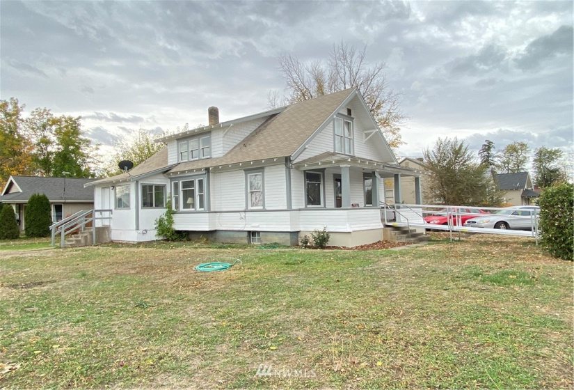 326 6th, College Place, Washington 99362, 4 Bedrooms Bedrooms, ,2 BathroomsBathrooms,Residential,For Sale,6th,NWM1859592