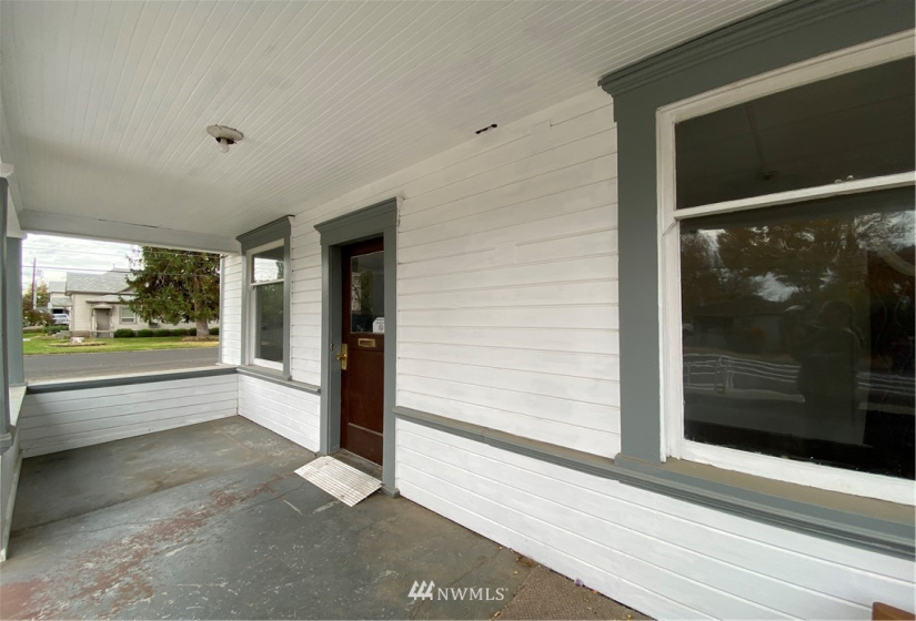 326 6th, College Place, Washington 99362, 4 Bedrooms Bedrooms, ,2 BathroomsBathrooms,Residential,For Sale,6th,NWM1859592