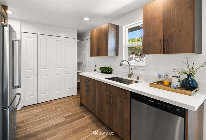 2996 Dakota, Seattle, Washington 98108, 3 Bedrooms Bedrooms, ,2 BathroomsBathrooms,Residential,For Sale,Dakota,NWM1859387