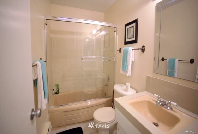 4451 Woodland Park, Seattle, Washington 98103, ,1 BathroomBathrooms,Residential,For Sale,Park Ave North Condos,Woodland Park,NWM1859785