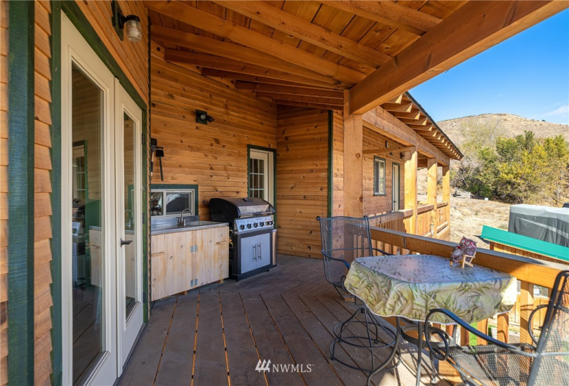 100 Pryor, Pateros, Washington 98846, 3 Bedrooms Bedrooms, ,1 BathroomBathrooms,Residential,For Sale,Rio Terrace,Pryor,NWM1852169