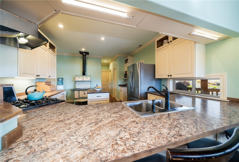 100 Pryor, Pateros, Washington 98846, 3 Bedrooms Bedrooms, ,1 BathroomBathrooms,Residential,For Sale,Rio Terrace,Pryor,NWM1852169