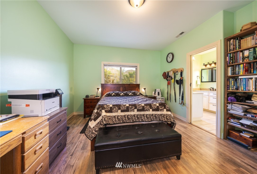 100 Pryor, Pateros, Washington 98846, 3 Bedrooms Bedrooms, ,1 BathroomBathrooms,Residential,For Sale,Rio Terrace,Pryor,NWM1852169
