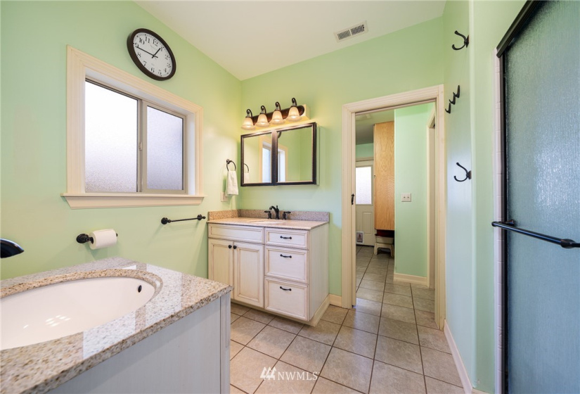 100 Pryor, Pateros, Washington 98846, 3 Bedrooms Bedrooms, ,1 BathroomBathrooms,Residential,For Sale,Rio Terrace,Pryor,NWM1852169