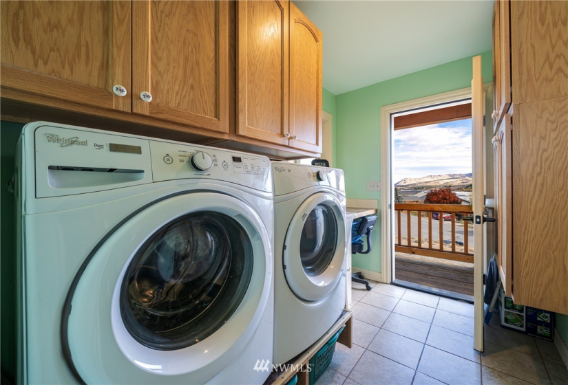 100 Pryor, Pateros, Washington 98846, 3 Bedrooms Bedrooms, ,1 BathroomBathrooms,Residential,For Sale,Rio Terrace,Pryor,NWM1852169
