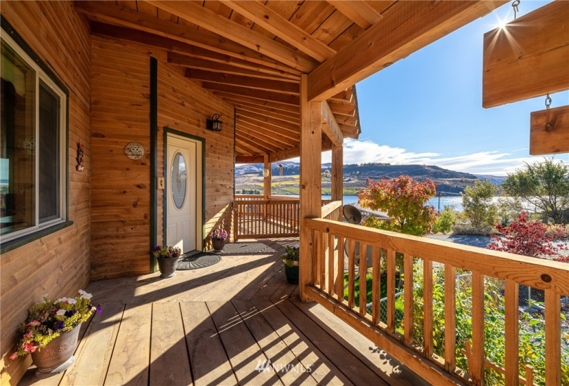 100 Pryor, Pateros, Washington 98846, 3 Bedrooms Bedrooms, ,1 BathroomBathrooms,Residential,For Sale,Rio Terrace,Pryor,NWM1852169