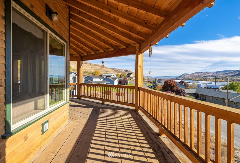 100 Pryor, Pateros, Washington 98846, 3 Bedrooms Bedrooms, ,1 BathroomBathrooms,Residential,For Sale,Rio Terrace,Pryor,NWM1852169