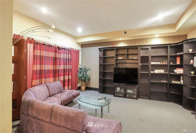 668 Lane Street, Seattle, Washington 98104, 1 Bedroom Bedrooms, ,1 BathroomBathrooms,Residential Lease,For Rent,Lane Street,NWM1855421