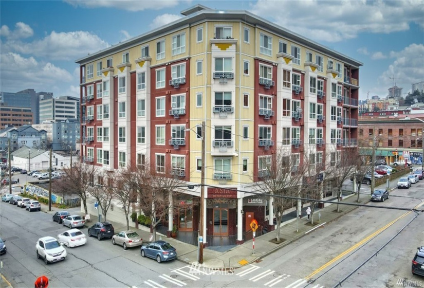 668 Lane Street, Seattle, Washington 98104, 1 Bedroom Bedrooms, ,1 BathroomBathrooms,Residential Lease,For Rent,Lane Street,NWM1855421