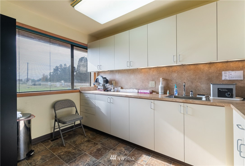 7000 Guide Meridian, Lynden, Washington 98264, ,Commercial Sale,For Sale,Guide Meridian,NWM1859556