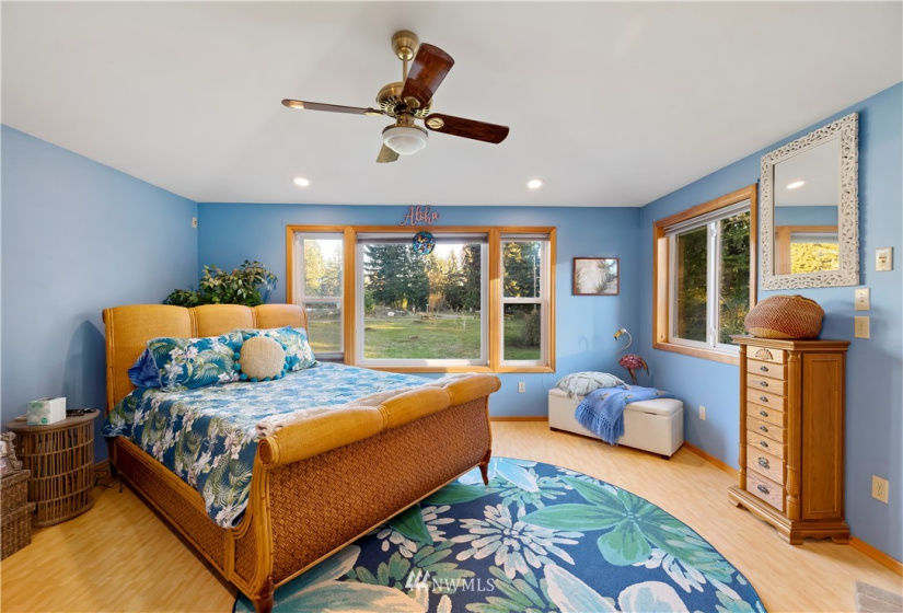 32512 10th, Roy, Washington 98580, 5 Bedrooms Bedrooms, ,2 BathroomsBathrooms,Residential,For Sale,10th,NWM1859990