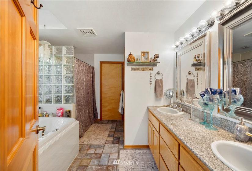 32512 10th, Roy, Washington 98580, 5 Bedrooms Bedrooms, ,2 BathroomsBathrooms,Residential,For Sale,10th,NWM1859990