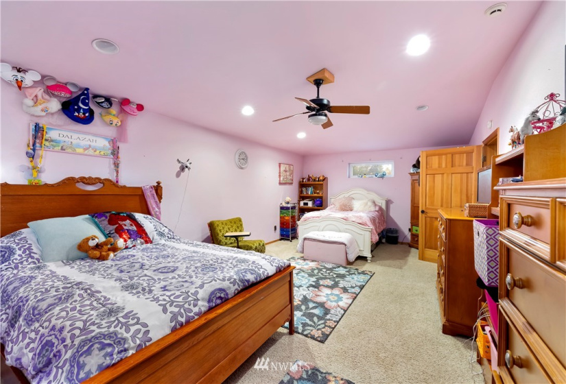 32512 10th, Roy, Washington 98580, 5 Bedrooms Bedrooms, ,2 BathroomsBathrooms,Residential,For Sale,10th,NWM1859990