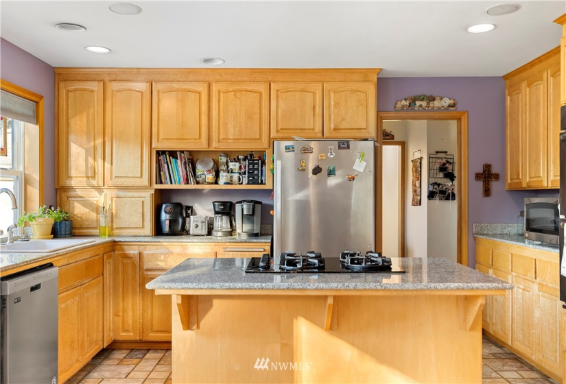 32512 10th, Roy, Washington 98580, 5 Bedrooms Bedrooms, ,2 BathroomsBathrooms,Residential,For Sale,10th,NWM1859990