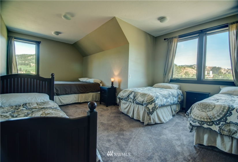 8885 Stage Rd, Leavenworth, Washington 98826, 6 Bedrooms Bedrooms, ,1 BathroomBathrooms,Residential,For Sale,Stage Rd,NWM1859871