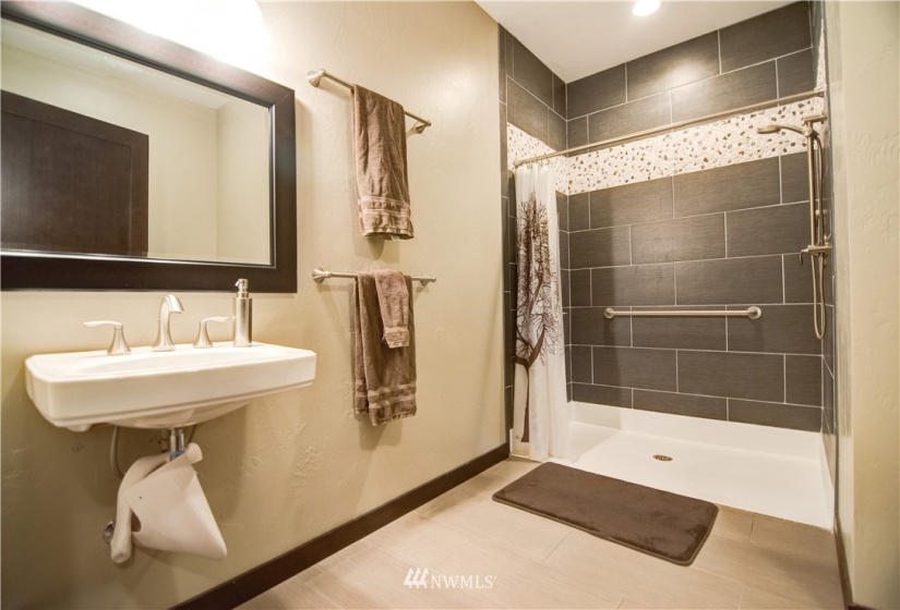 8885 Stage Rd, Leavenworth, Washington 98826, 6 Bedrooms Bedrooms, ,1 BathroomBathrooms,Residential,For Sale,Stage Rd,NWM1859871