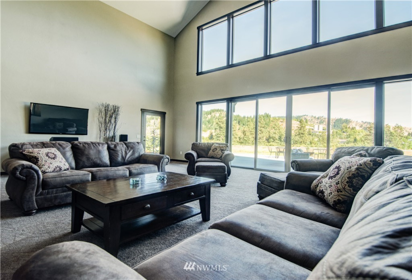 8885 Stage Rd, Leavenworth, Washington 98826, 6 Bedrooms Bedrooms, ,1 BathroomBathrooms,Residential,For Sale,Stage Rd,NWM1859871
