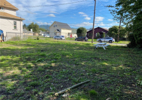 711 4th Ave, Kelso, Washington 98626, ,Land,For Sale,Rosedale,4th Ave,NWM1849388