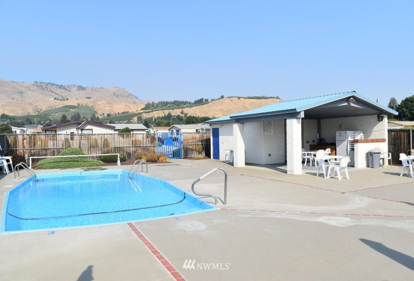 1303 Enchantment, Wenatchee, Washington 98801, 3 Bedrooms Bedrooms, ,1 BathroomBathrooms,Residential,For Sale,Twin Peaks,Enchantment,NWM1860206