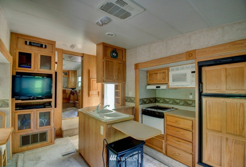 2049 Exit, Sumas, Washington 98266, 1 Bedroom Bedrooms, ,1 BathroomBathrooms,Residential,For Sale,Exit,NWM1861182