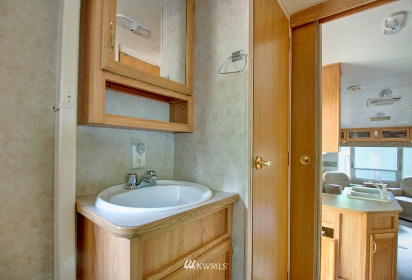2049 Exit, Sumas, Washington 98266, 1 Bedroom Bedrooms, ,1 BathroomBathrooms,Residential,For Sale,Exit,NWM1861182
