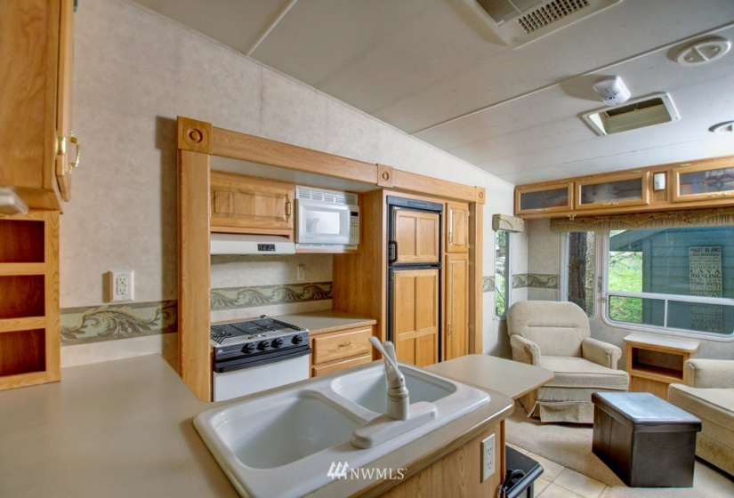 2049 Exit, Sumas, Washington 98266, 1 Bedroom Bedrooms, ,1 BathroomBathrooms,Residential,For Sale,Exit,NWM1861182