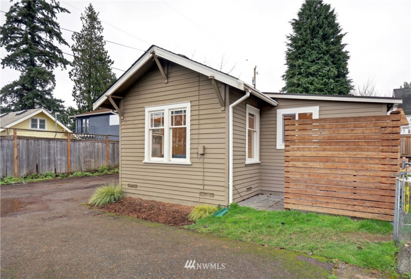 2648 1/2 86th, Seattle, Washington 98117, ,Residential Income,For Sale,IMPERIAL HEIGHTS ADD TO BALLARD,86th,NWM1861251