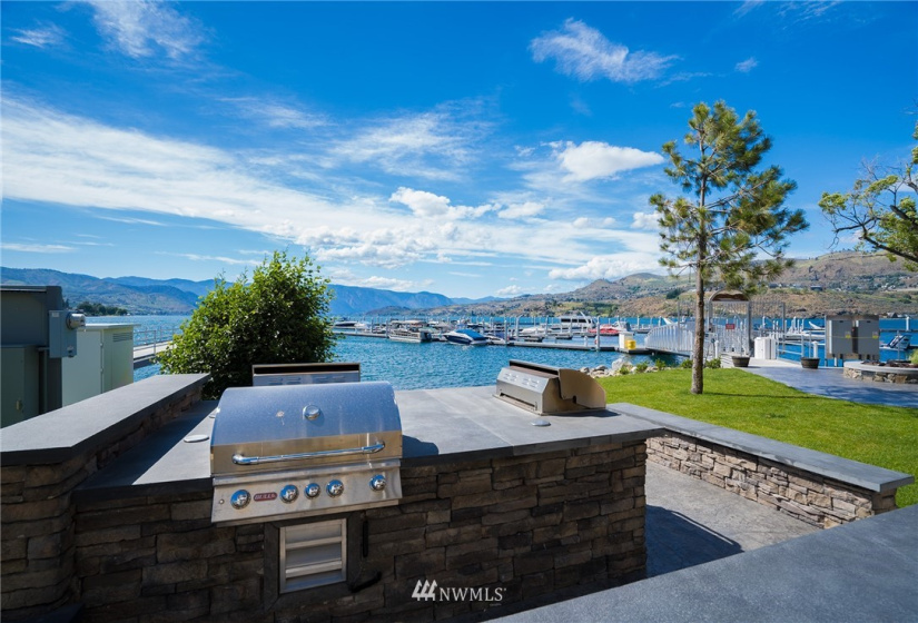 1350 Woodin, Chelan, Washington 98816, ,Residential,For Sale,Sunset Marina,Woodin,NWM1861229