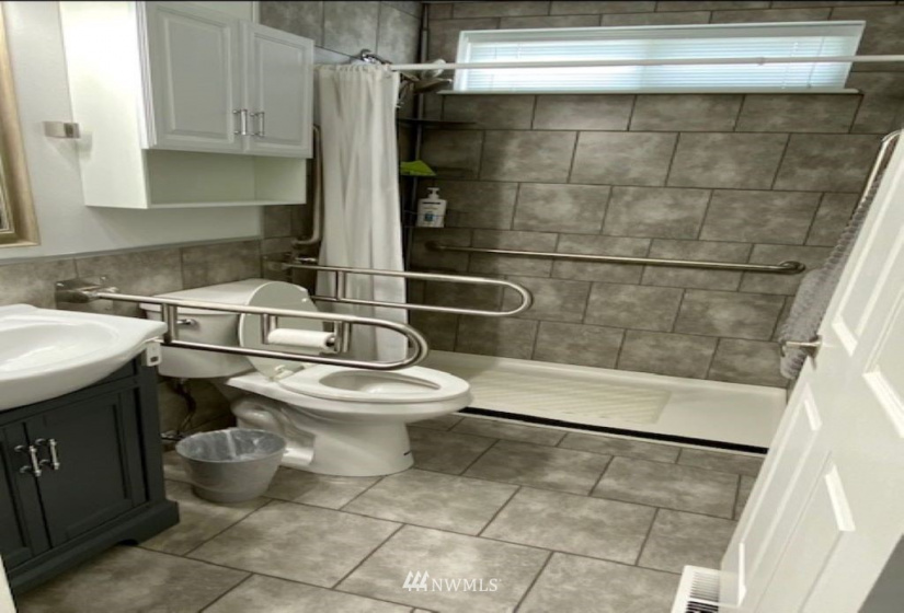 330 10th, Ephrata, Washington 98823, 6 Bedrooms Bedrooms, ,3 BathroomsBathrooms,Residential,For Sale,Barclay Addition,10th,NWM1860851