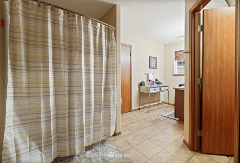 20009 Kuper, Centralia, Washington 98531, 4 Bedrooms Bedrooms, ,3 BathroomsBathrooms,Residential,For Sale,Kuper,NWM1860963