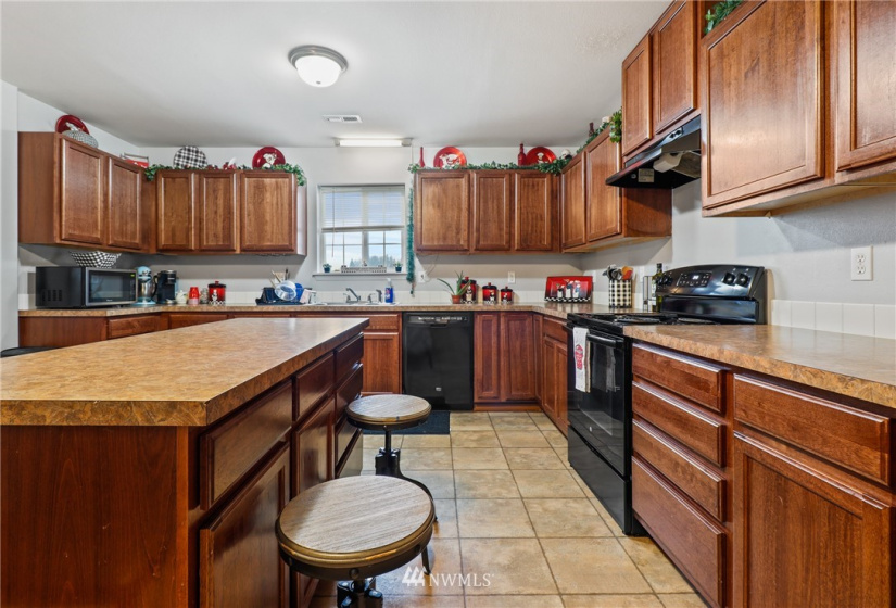 20009 Kuper, Centralia, Washington 98531, 4 Bedrooms Bedrooms, ,3 BathroomsBathrooms,Residential,For Sale,Kuper,NWM1860963