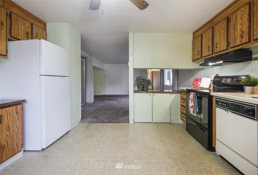 5819 78th, Puyallup, Washington 98371, 2 Bedrooms Bedrooms, ,1 BathroomBathrooms,Manufactured In Park,For Sale,78th,NWM1856714