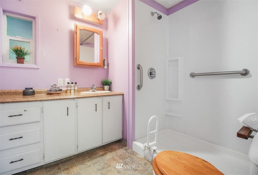 5819 78th, Puyallup, Washington 98371, 2 Bedrooms Bedrooms, ,1 BathroomBathrooms,Manufactured In Park,For Sale,78th,NWM1856714