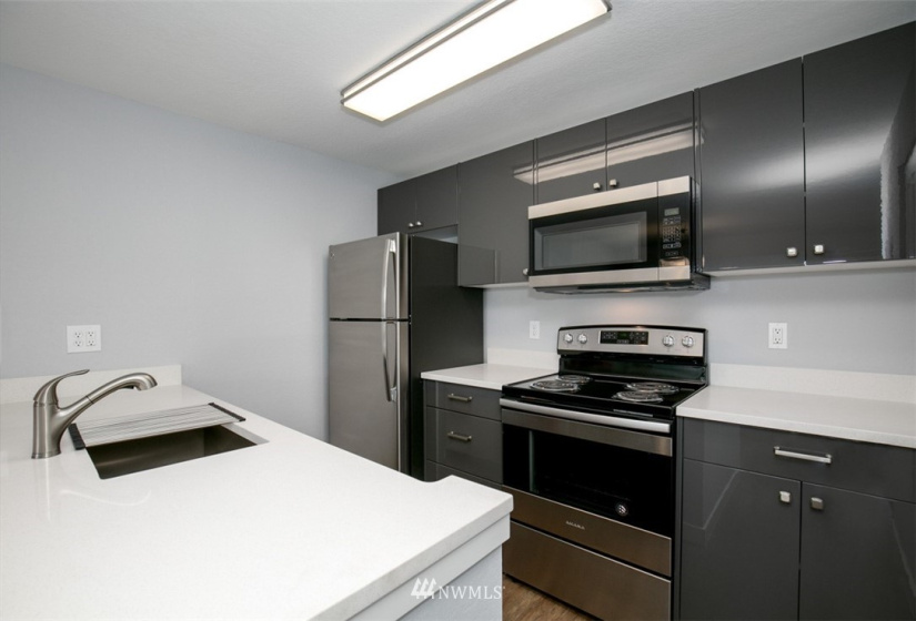 1713 Dexter, Seattle, Washington 98109, ,Residential Income,For Sale,Dexter,NWM1861629