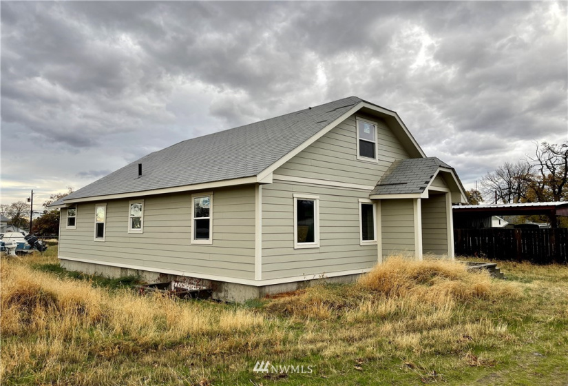 425 Peyton, Walla Walla, Washington 99362, 4 Bedrooms Bedrooms, ,1 BathroomBathrooms,Residential,For Sale,Peyton,NWM1861052