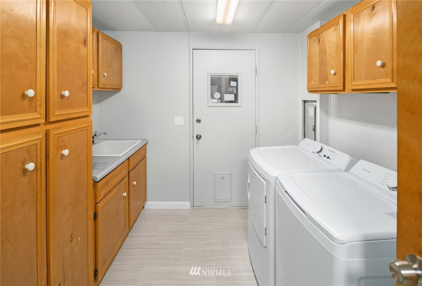 23728 Vista View, Bothell, Washington 98021, 3 Bedrooms Bedrooms, ,1 BathroomBathrooms,Manufactured In Park,For Sale,Vista View,NWM1861463