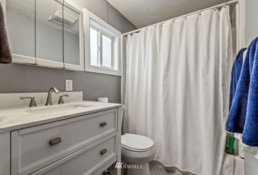 104 Fisher, Kelso, Washington 98626, 2 Bedrooms Bedrooms, ,2 BathroomsBathrooms,Residential,For Sale,Fisher,NWM1861439