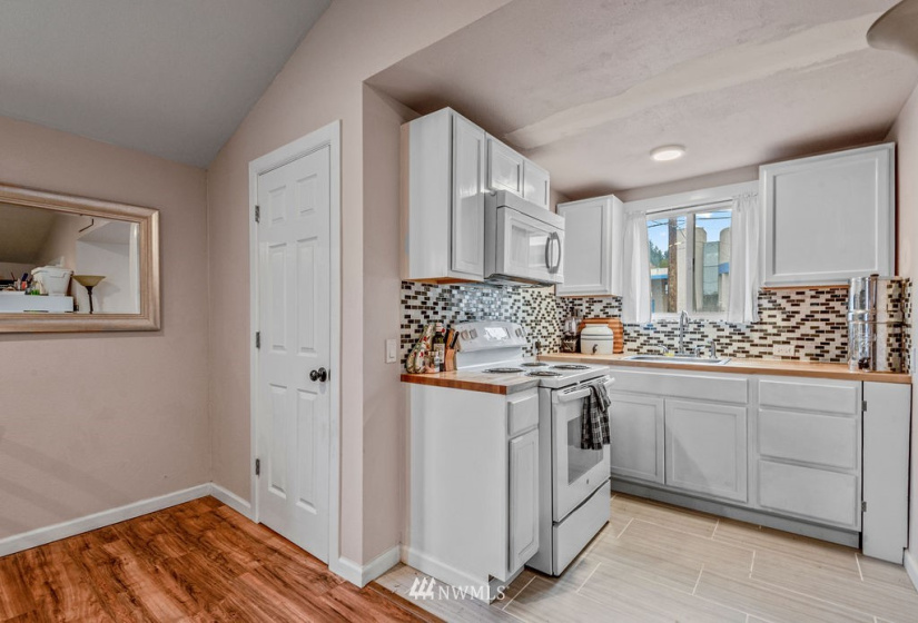 104 Fisher, Kelso, Washington 98626, 2 Bedrooms Bedrooms, ,2 BathroomsBathrooms,Residential,For Sale,Fisher,NWM1861439