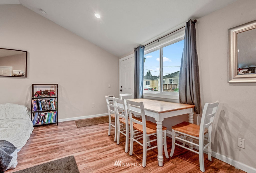 104 Fisher, Kelso, Washington 98626, 2 Bedrooms Bedrooms, ,2 BathroomsBathrooms,Residential,For Sale,Fisher,NWM1861439
