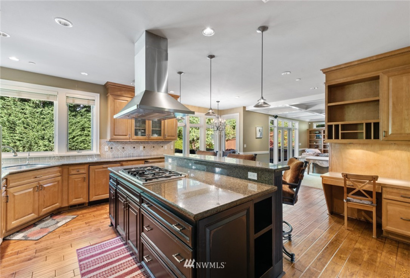 9410 24th, Clyde Hill, Washington 98004, 4 Bedrooms Bedrooms, ,2 BathroomsBathrooms,Residential Lease,For Rent,24th,NWM1861388