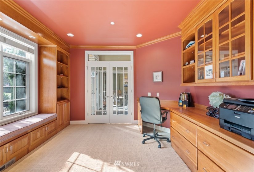 9410 24th, Clyde Hill, Washington 98004, 4 Bedrooms Bedrooms, ,2 BathroomsBathrooms,Residential Lease,For Rent,24th,NWM1861388