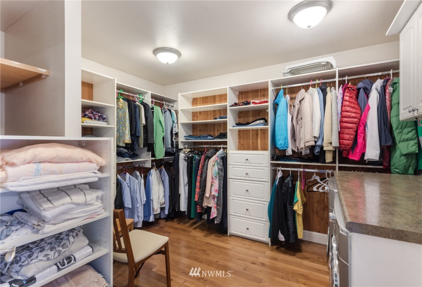 9410 24th, Clyde Hill, Washington 98004, 4 Bedrooms Bedrooms, ,2 BathroomsBathrooms,Residential Lease,For Rent,24th,NWM1861388