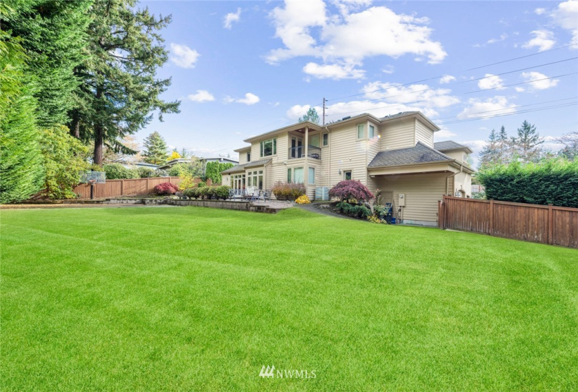 9410 24th, Clyde Hill, Washington 98004, 4 Bedrooms Bedrooms, ,2 BathroomsBathrooms,Residential Lease,For Rent,24th,NWM1861388