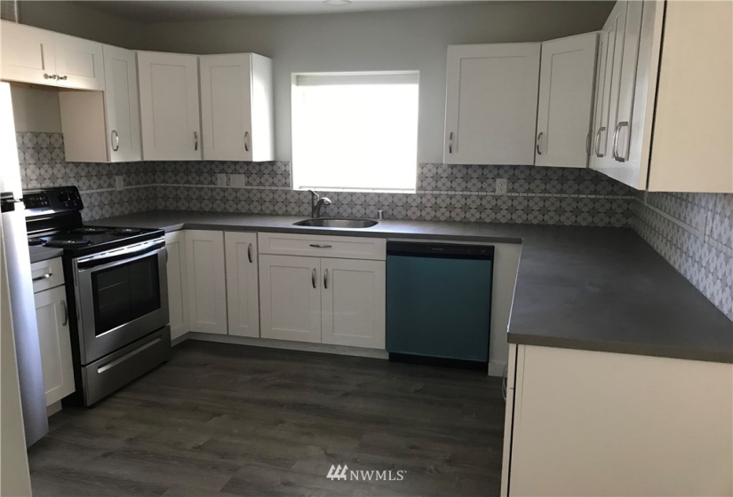 304 Alder St, Kelso, Washington 98626, ,Residential Income,For Sale,Alder St,NWM1858115